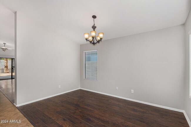 Building Photo - 3122 W Donald Dr