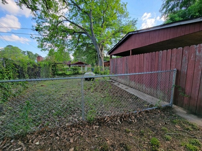 Building Photo - 3607 Bellaire Ave
