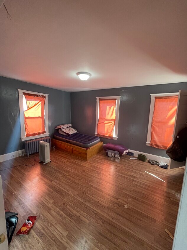 Building Photo - 96 Vine St