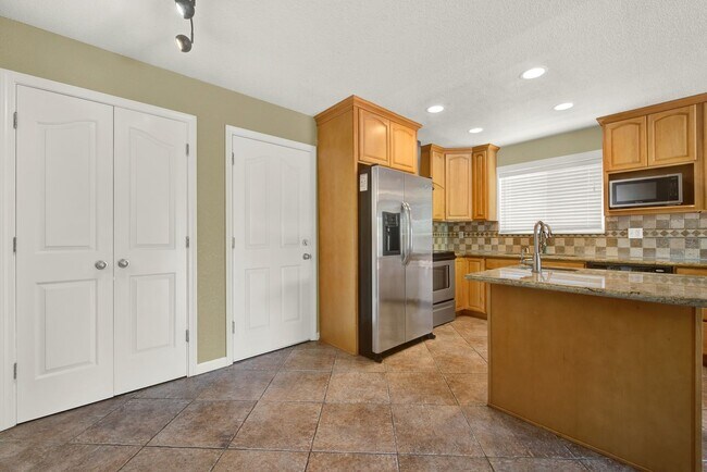 Foto del edificio - Great updated unit close to everything