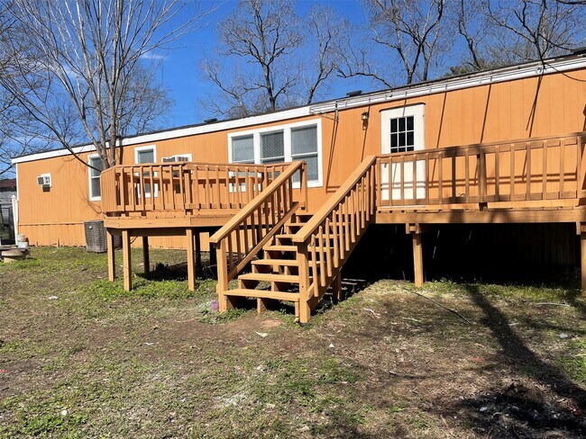 Foto del edificio - 9677 Longstreet Rd