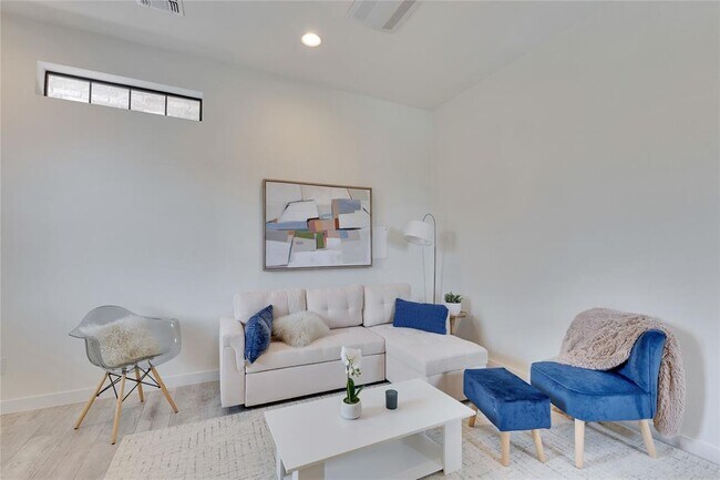 Foto del edificio - 808 Lydia St