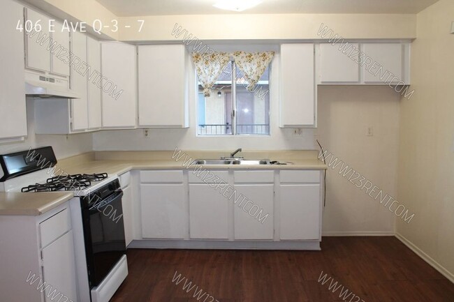 Foto del edificio - 1BD/ 1BATH 2ND FLOOR APT EAST PALMDALE