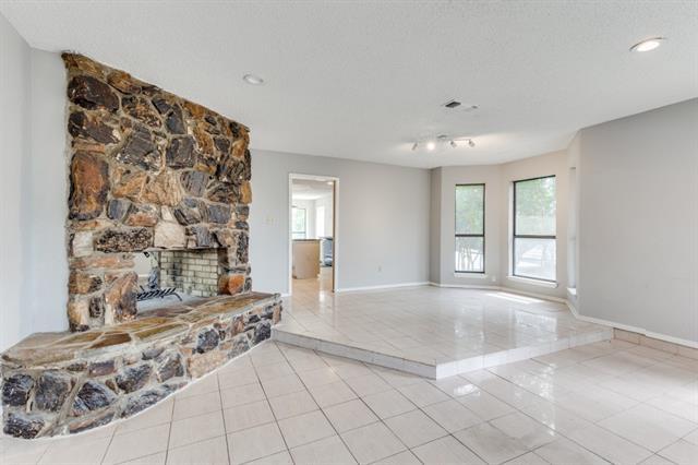 Foto del edificio - 7705 Skylake Dr