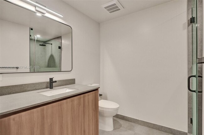 Foto del edificio - 121 NE 5th St