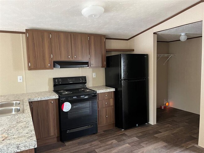 Building Photo - 8870 Water Oak