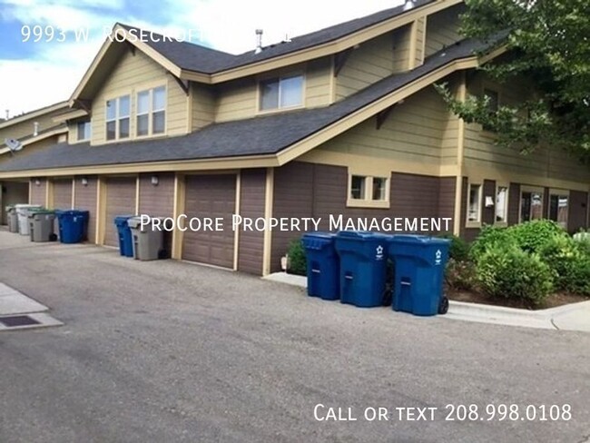 Building Photo - Condo Charm: 2 Beds, 2.5 Baths, and a Sing...