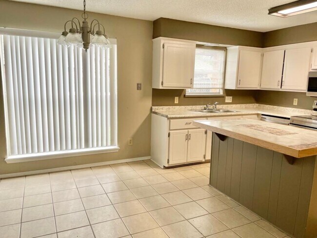 Foto del edificio - 4819 NE Winfield Cir