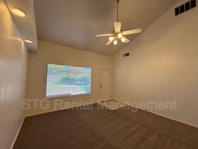Building Photo - 777 S 400 E