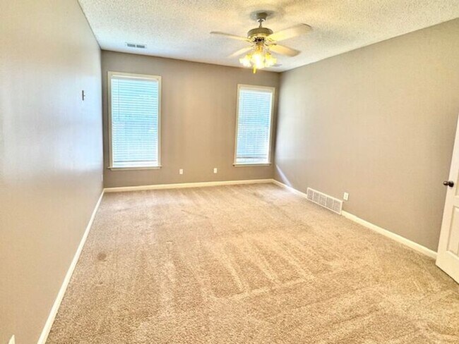 Building Photo - Cordova-Spacious 3 Bedroom 2.5 Home