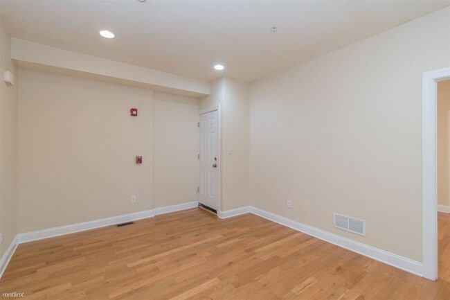 Foto del edificio - 5 br, 2 bath Triplex - 1842 N 17TH ST Unit A
