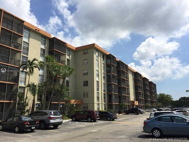 Foto del edificio - 16851 NE 23rd Ave