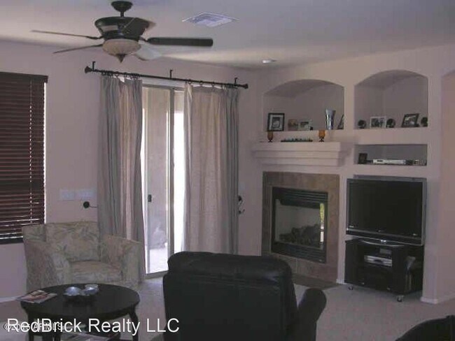 Building Photo - 4 br, 3 bath House - 2524 E Chester Dr