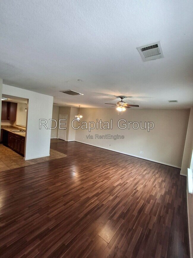 Building Photo - 5203 Bexar St