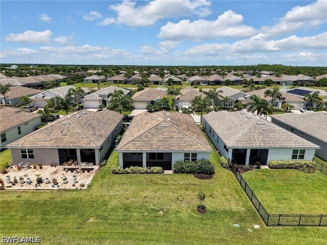 Building Photo - 28029 Sanibel Sands St