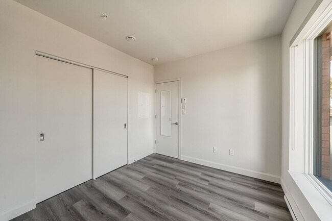 Photo du bâtiment - 205 Blvd. Marcel-Laurin