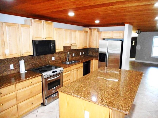 Building Photo - Vero Beach Florida Vero Beach Rent, LLC an...