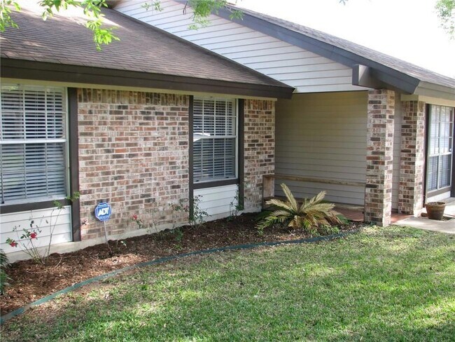 Foto del edificio - 6509 Skycrest Dr