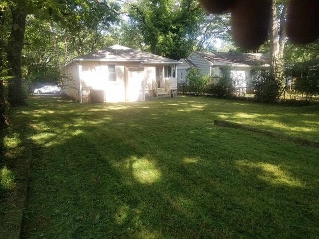 Building Photo - 2125 Burroughs Ave SE