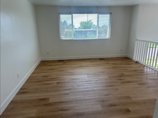 Building Photo - 10455 S Larkspur Cir