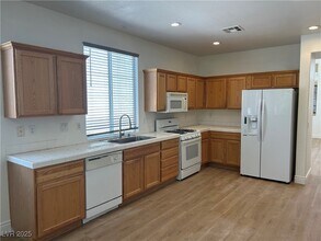 Building Photo - 3217 Ridgecliff St