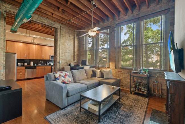 Foto del edificio - 2510 N Wayne Ave