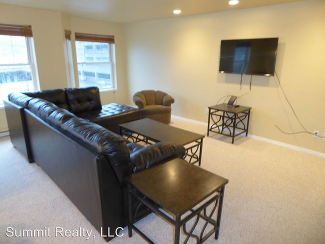 Building Photo - 2 br, 1 bath House - 359 So Franklin  Apt 1