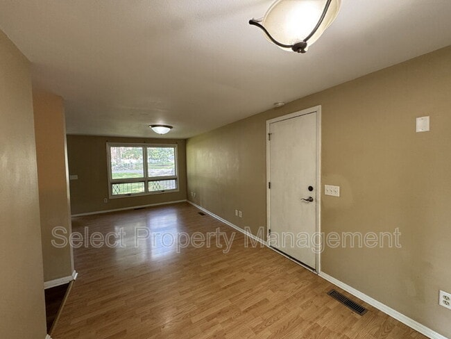 Building Photo - 7001 Blake Dr