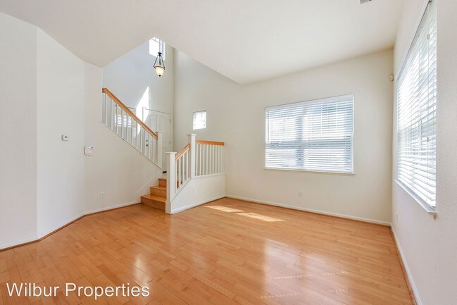Building Photo - 4 br, 2.5 bath House - 2105 Myrtle Place