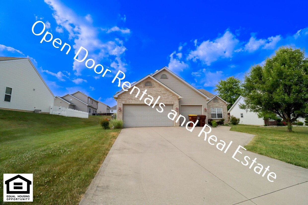 Foto principal - 3 bedroom in Northern Allen County