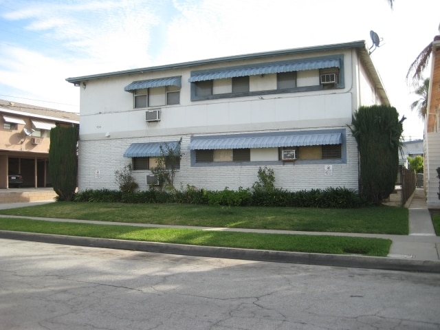 Building Photo - Eremland Apartments