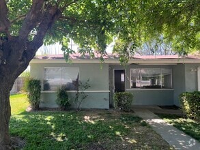 Building Photo - 32139 N Floral St