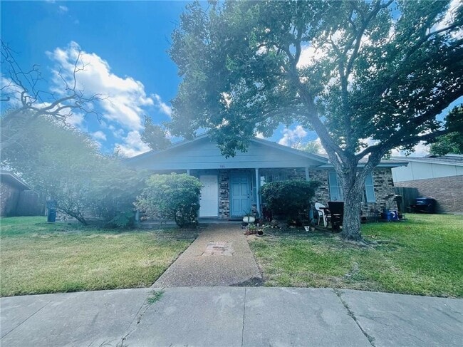 Building Photo - 936 Egyptian Dr