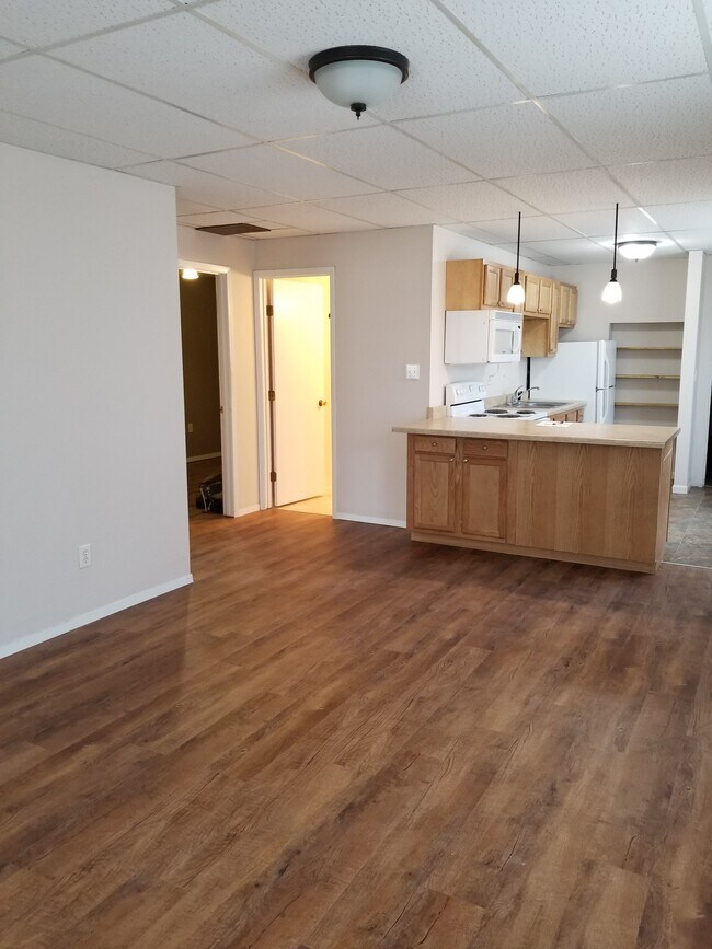 Building Photo - 410 W Webster St