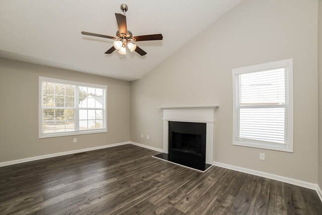 Building Photo - 104 Rockefeller Ln