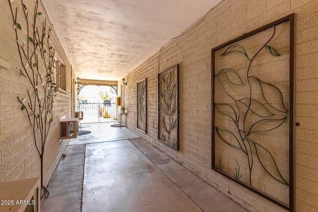 Building Photo - 3540 E Montecito Ave