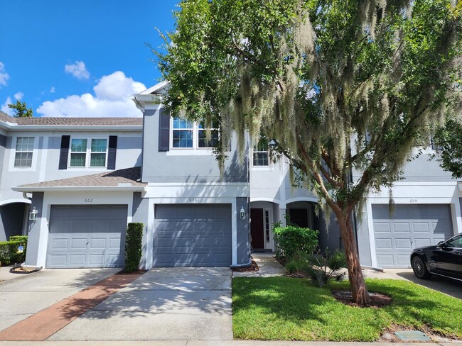 Building Photo - Beautifully Updated 3 bed/2.5 Bathroom Tow...