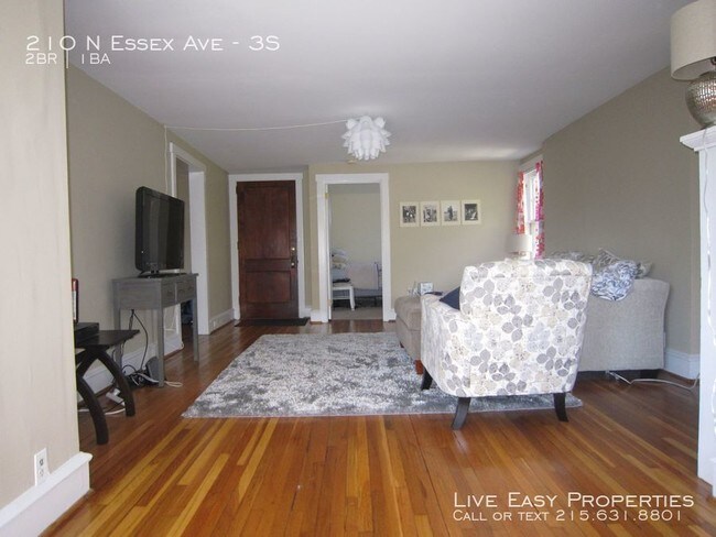 Building Photo - 210 N Essex Ave