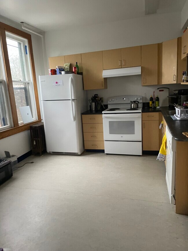 Foto del edificio - 120 Oak Ave