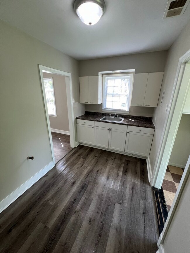 Foto del edificio - Move in Special! 1/2 off First Month's Ren...