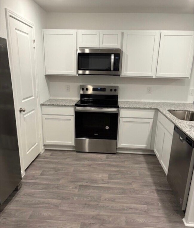 Foto del edificio - 14634 New Vlg Dr