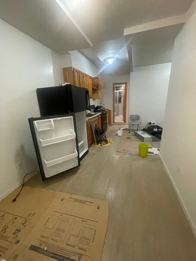 Building Photo - 727 54th St