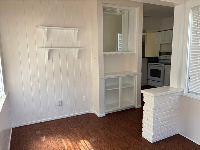 Building Photo - 2162 46th Ave N