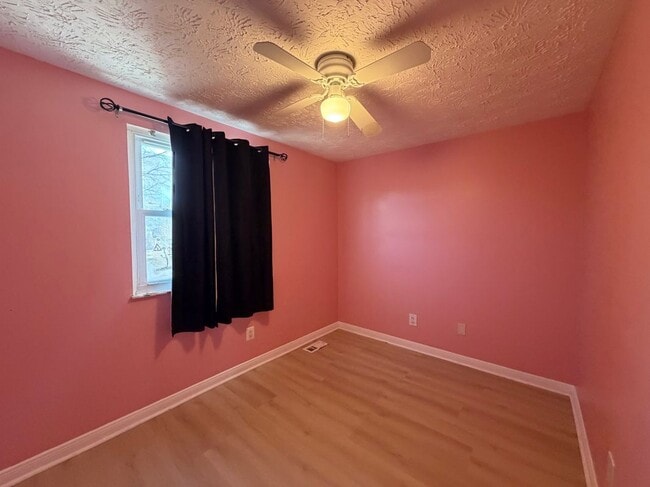 Foto del edificio - 10244 Farmington Ct