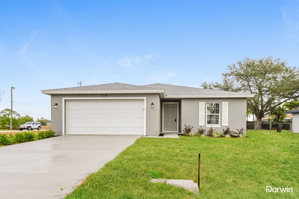 Primary Photo - 719 SW 13th Terrace, Cape Coral, FL 33991