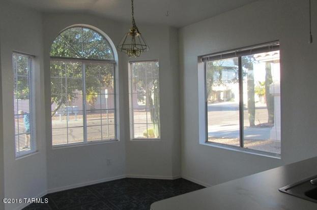 Building Photo - 9122 N Safflower Ln