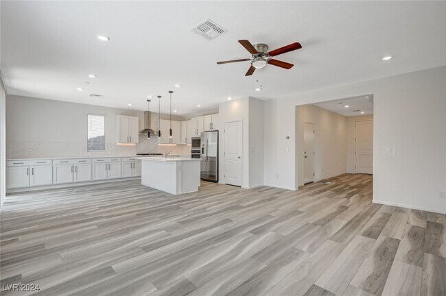Building Photo - 7459 Lodano Ave