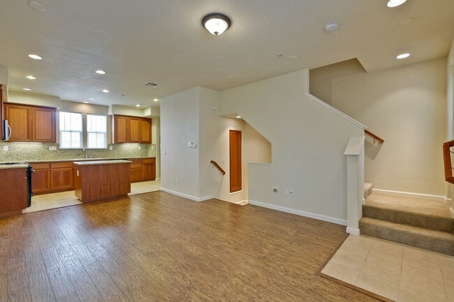 Building Photo - Great Home in a Great Area