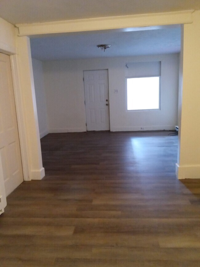Building Photo - 519 Ridge Ave