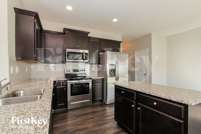 Building Photo - 165 N Cromwell Dr